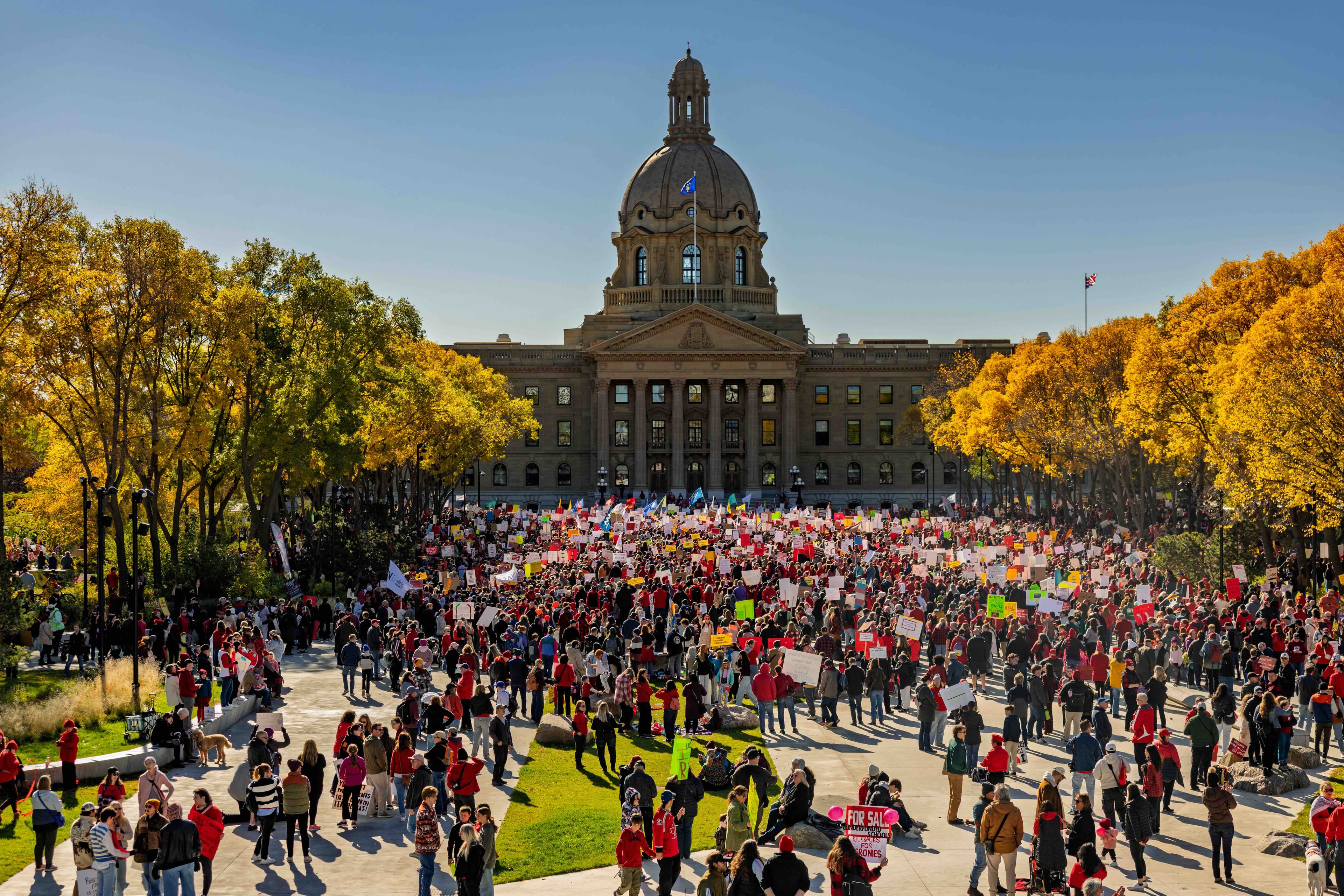 news/ucp-forces-teachers-back-work-using-notwithstanding-clause